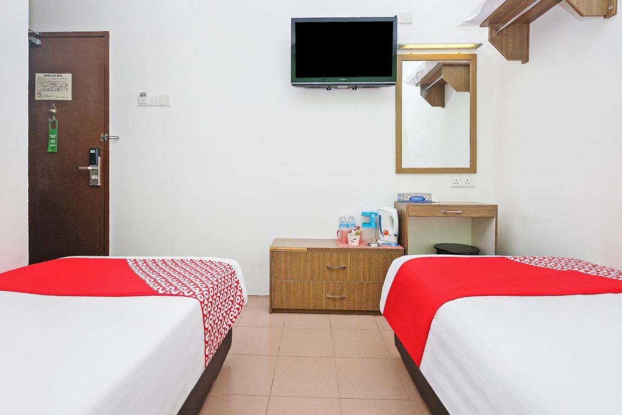 Oyo 850 Gold Star Hotel Chukai Extérieur photo