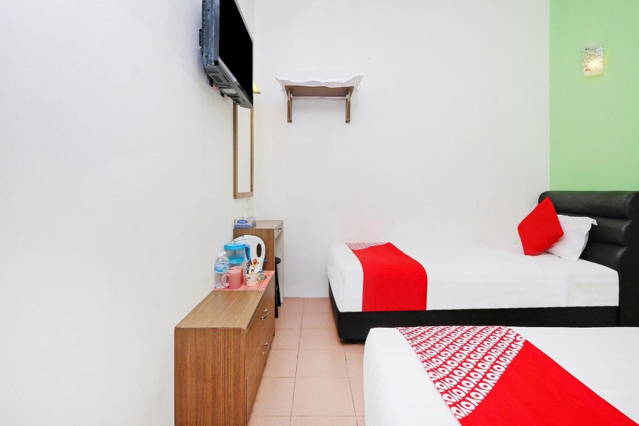 Oyo 850 Gold Star Hotel Chukai Extérieur photo