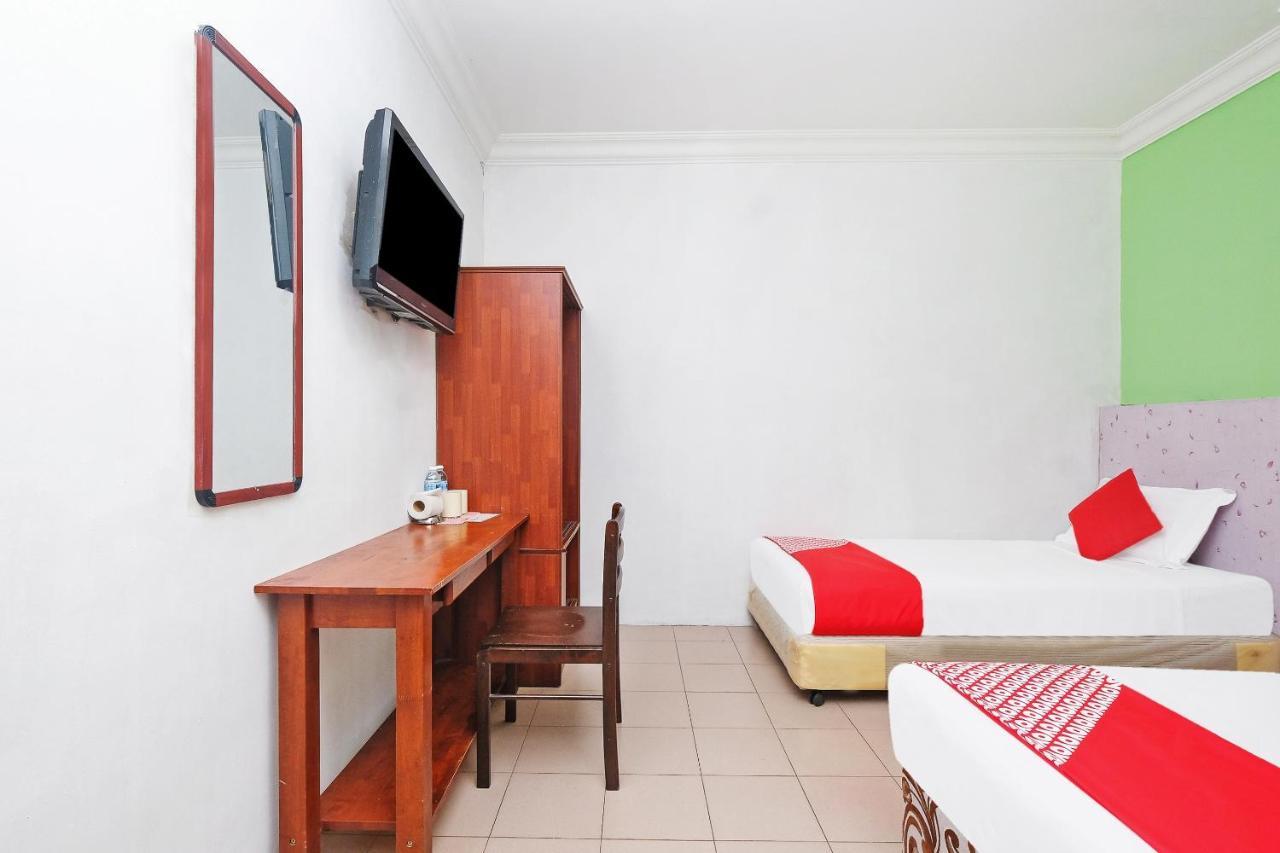 Oyo 850 Gold Star Hotel Chukai Extérieur photo
