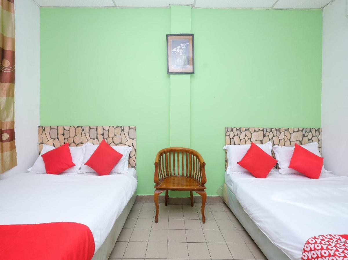 Oyo 850 Gold Star Hotel Chukai Extérieur photo