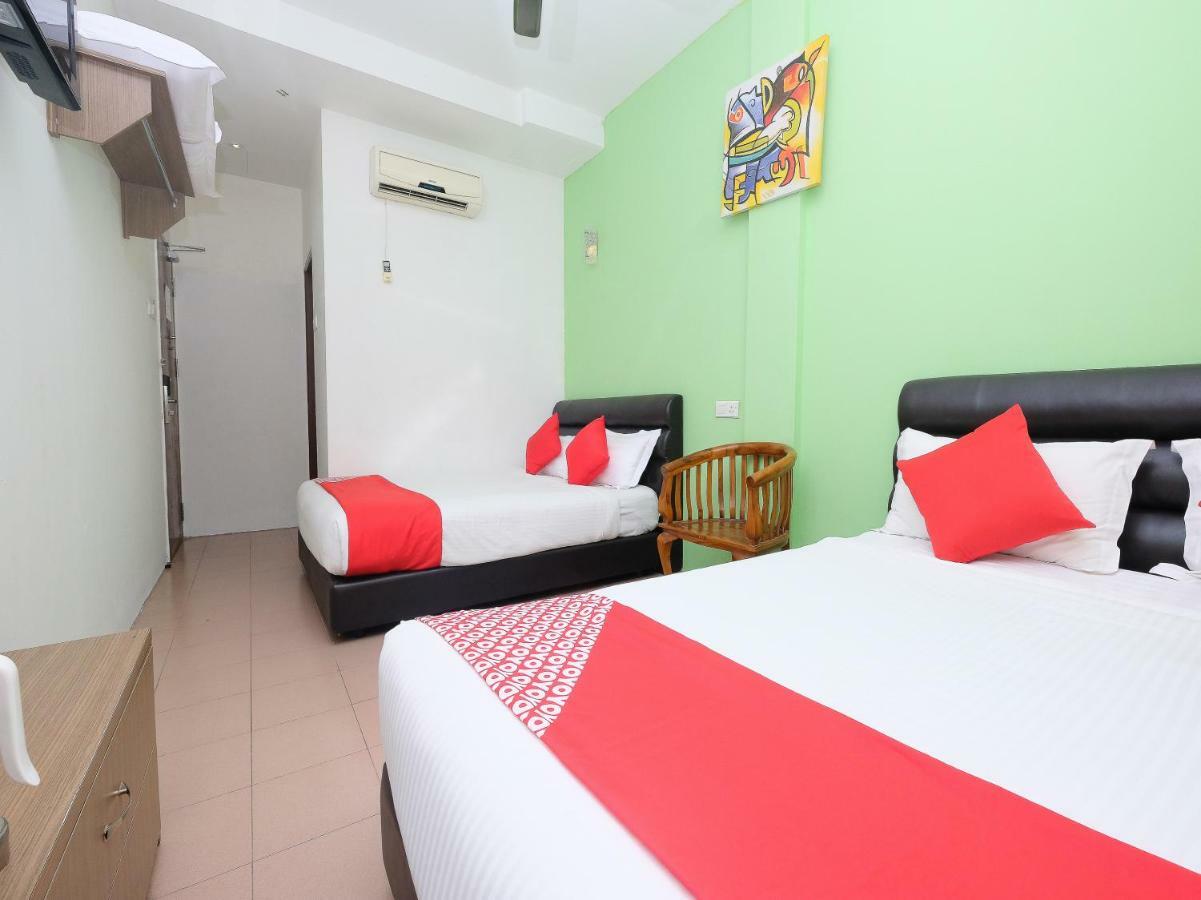 Oyo 850 Gold Star Hotel Chukai Extérieur photo