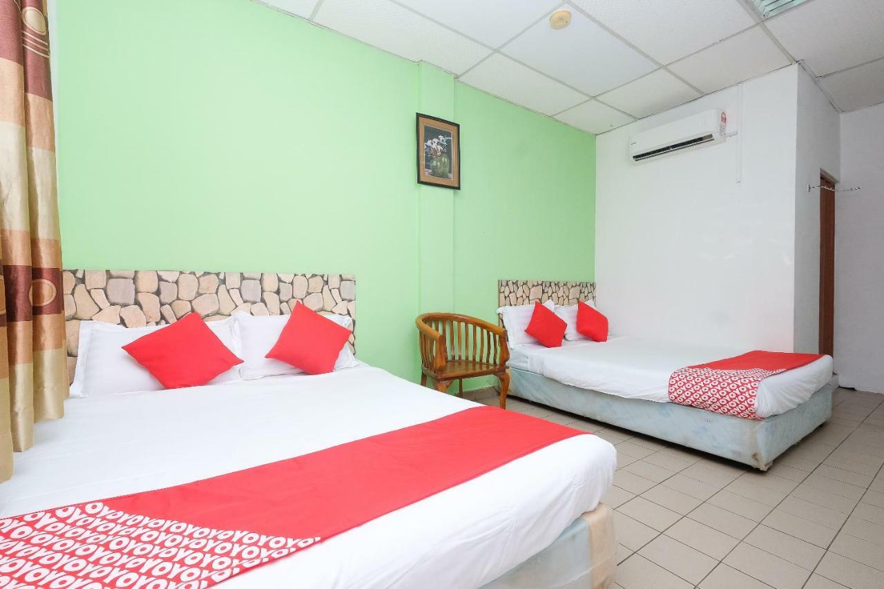 Oyo 850 Gold Star Hotel Chukai Extérieur photo